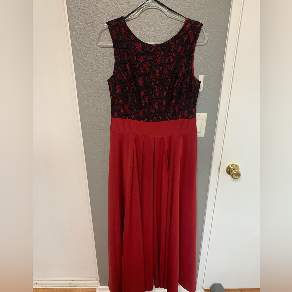 Elegant Red and Black Lace Dress